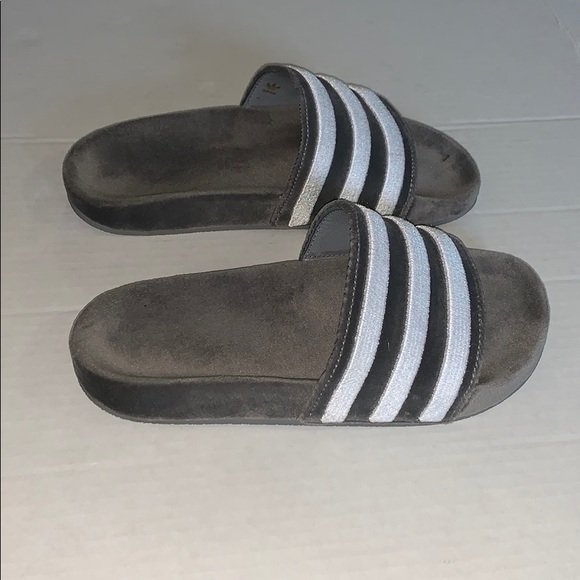 Suede Adidas slides - Picture 3 of 5